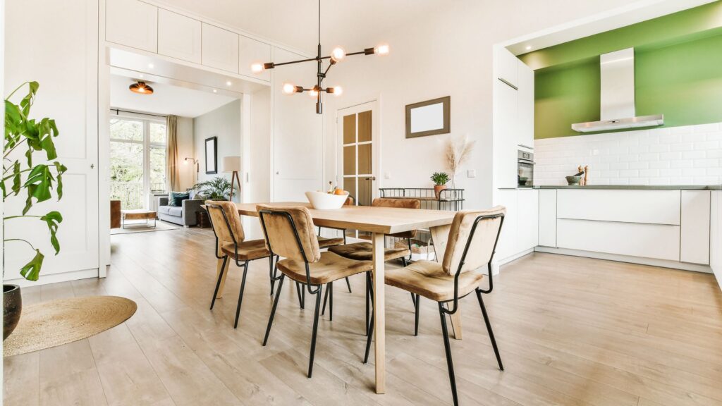 ダイニングルーム　広角